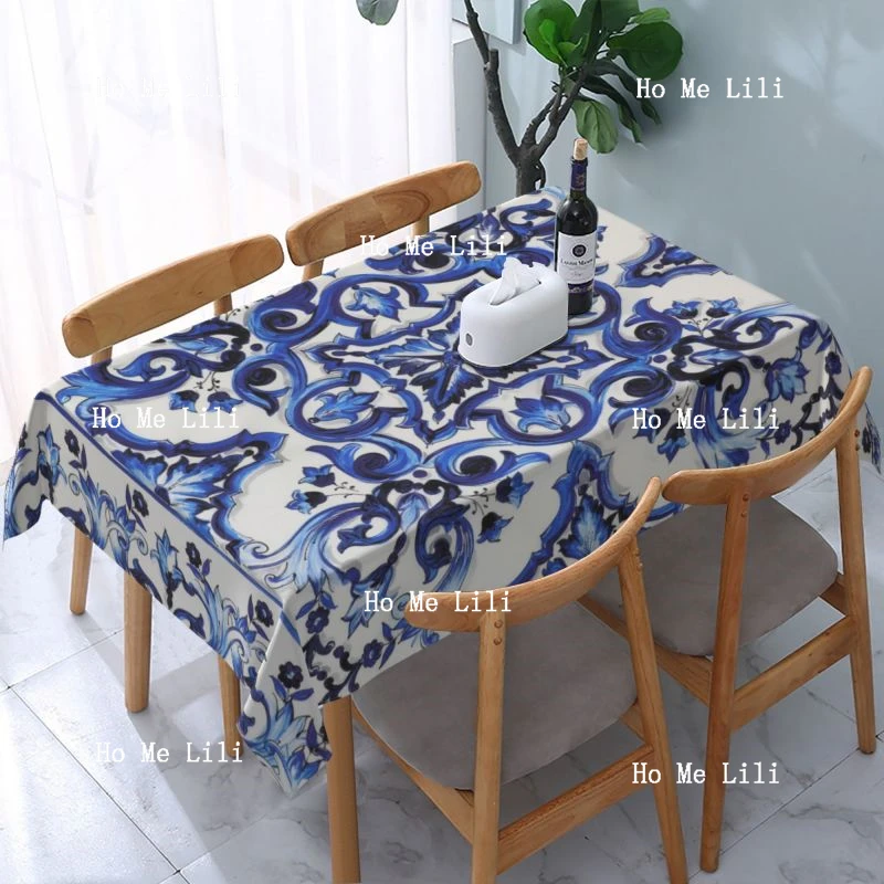 Blue And White Classic Floral Curves Tablecloth