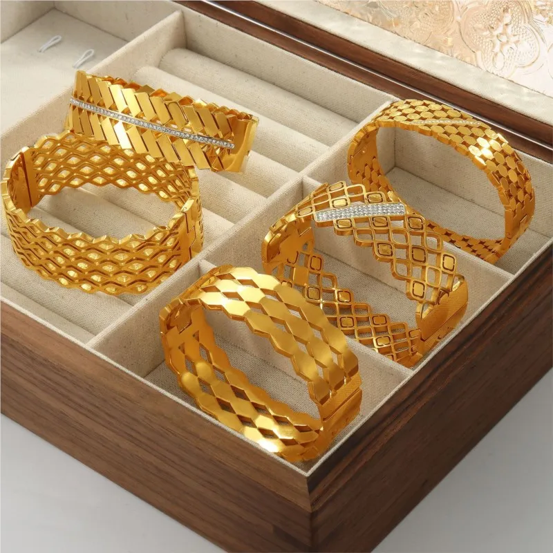 Nivora Hollow Wide Round Bangles For Women 316L Stainless Steel Rhinestone Large Women Wristband Bracelets Dubai Wedding Jewelry