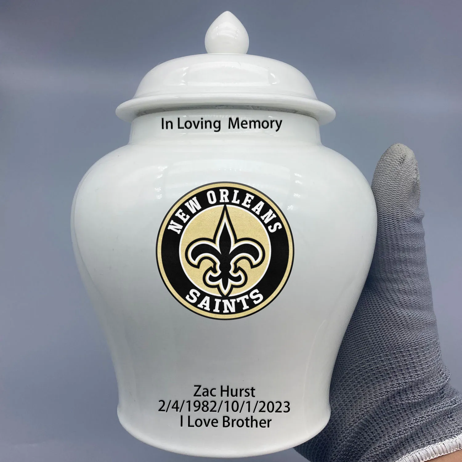 Medium Urn for New Orleans Saints-themed Logo Custom Urn.Send me the name/date you want to appear on the urn by Remarks Message.