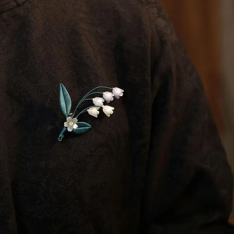Chinese Style Lily Of The Valley Silk Wrapped Flower Brooch Auspicious Lucky Blessing Pin For Cheongsam Cashmere Coat Apparel
