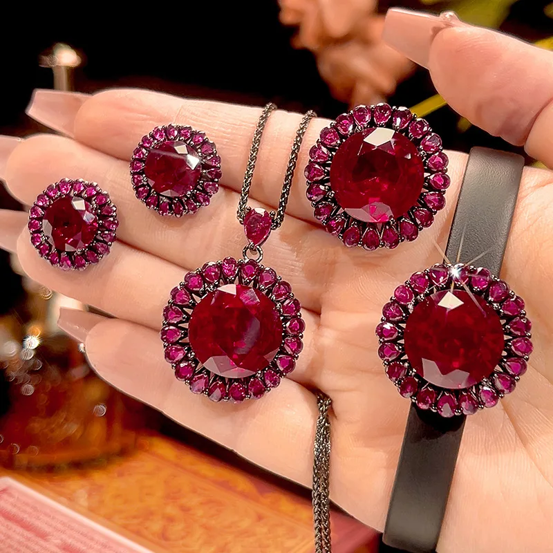 

New autumn and winter jewelry set with gold-plated red corundum and a high-end black gold design, main stone size 16-10mm