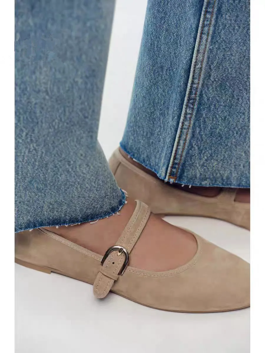 حذاء نسائي ZAKQ2025 جديد للربيع بمقدمة مستديرة وقاع مسطح، حذاء متعدد الاستخدامات غير رسمي منخفض القصة وعصري ومريح سهل الارتداء