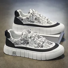 

One foot blue and white porcelain board shoes, sports and leisure shoes, trendy shoes, men's shoes