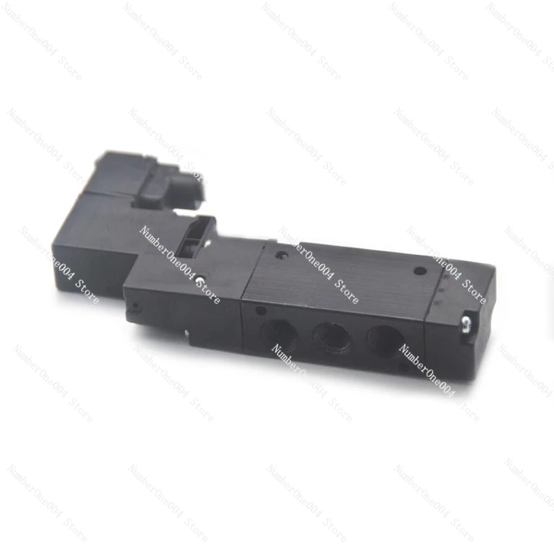 

Электромагнитный клапан B3E0BB549C/P2E-KV32C Напряжение 24 В Тип прямого выхода есть на складе