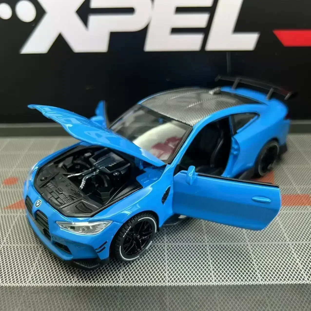 1:32 BMW M4 쿠페 스포츠카 높은 시뮬레이션 다이캐스트 금속 합금 모델 자동차 사운드 라이트 풀백 컬렉션 어린이 장난감 선물