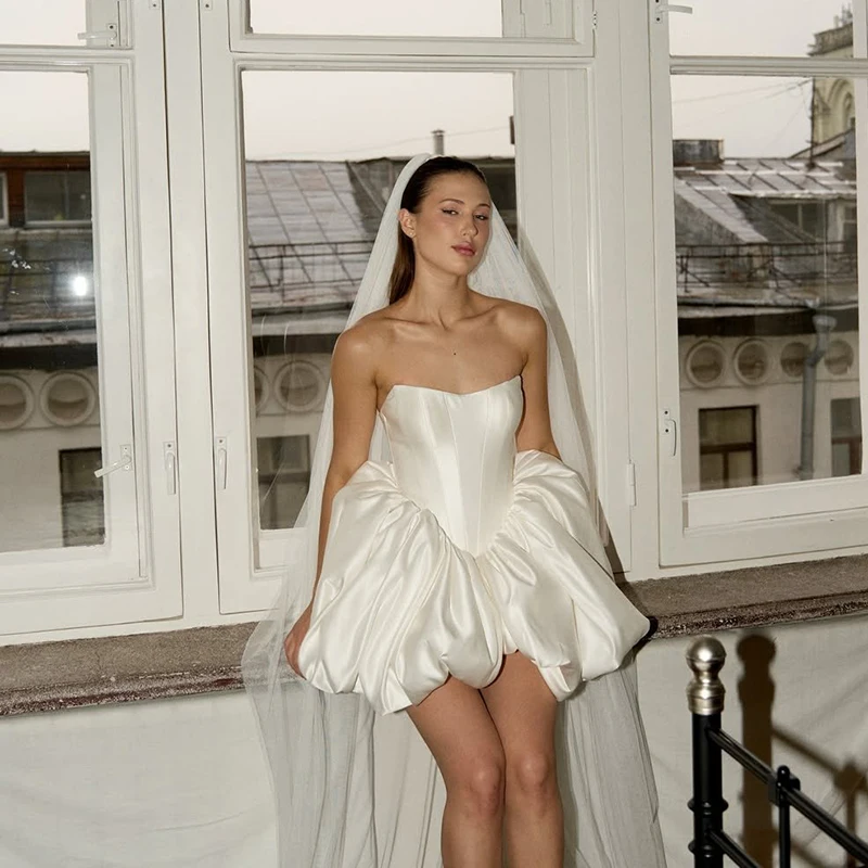 Eightree Womne A-Line Mini Wedding Dresses White Strapless Short Satin Wedding Gowns Boho Beach Bridal Prom Dress Customized