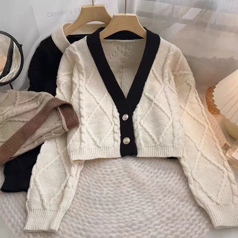 2025 الكورية اقتصاص سترة معطف للنساء خمر التباين اللون الخامس الرقبة محبوك بالأزرار جديد طويل الأكمام ملابس خارجية تريكو