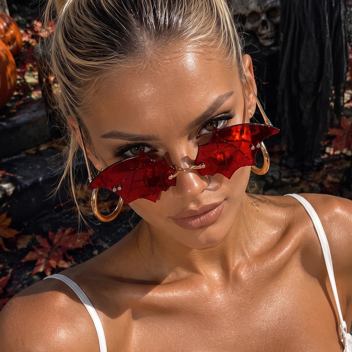 1 Pair of Women's Red Bat-Shaped Frameless Fashion Glasses, Eye-Catching Avant-Garde Niche Dark Trendy Cool Personality Glasses for Women, Suitable for Nightclubs, Haunted House Parties, and Halloween Parties