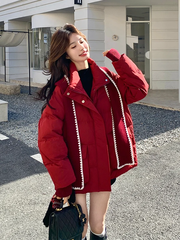 Veste d'hiver chaude et élégante en tricot rouge à capuche pour femme Cisas, nouvelle année, anti-âge