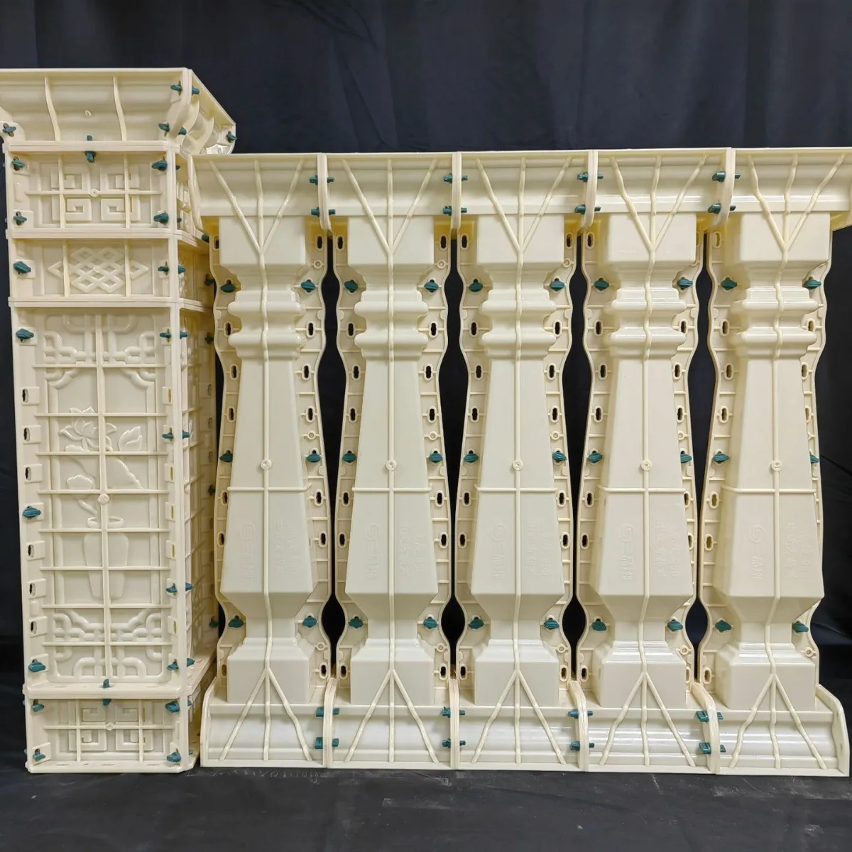 Cement cast-in-place European balcony vase column railing mold fence mold product square gourd model 95 cm high