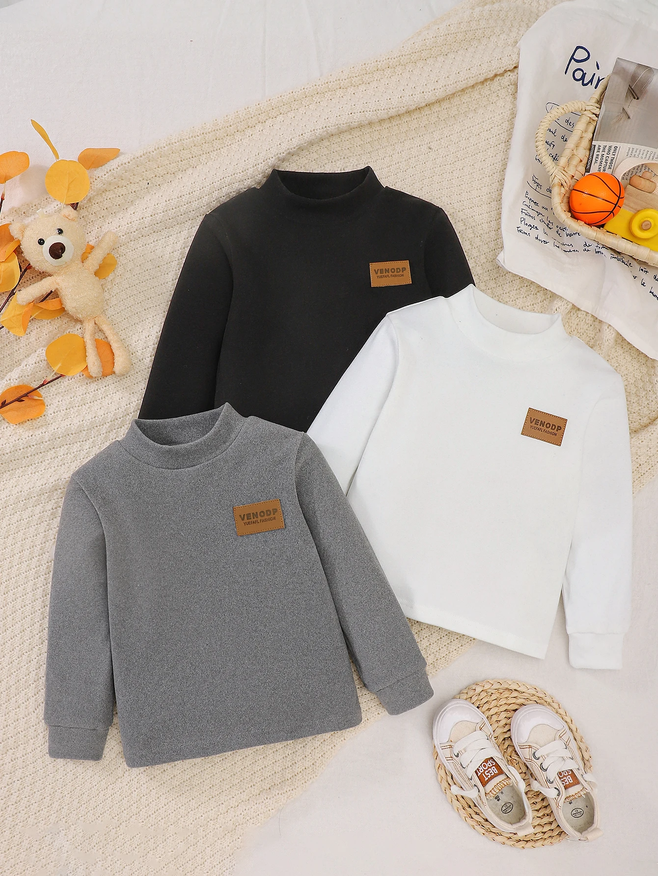 A 3-Piece Set Of Soft And Skin-Friendly High-Neck Base Layer Shirts For Boys In Autumn And Winter