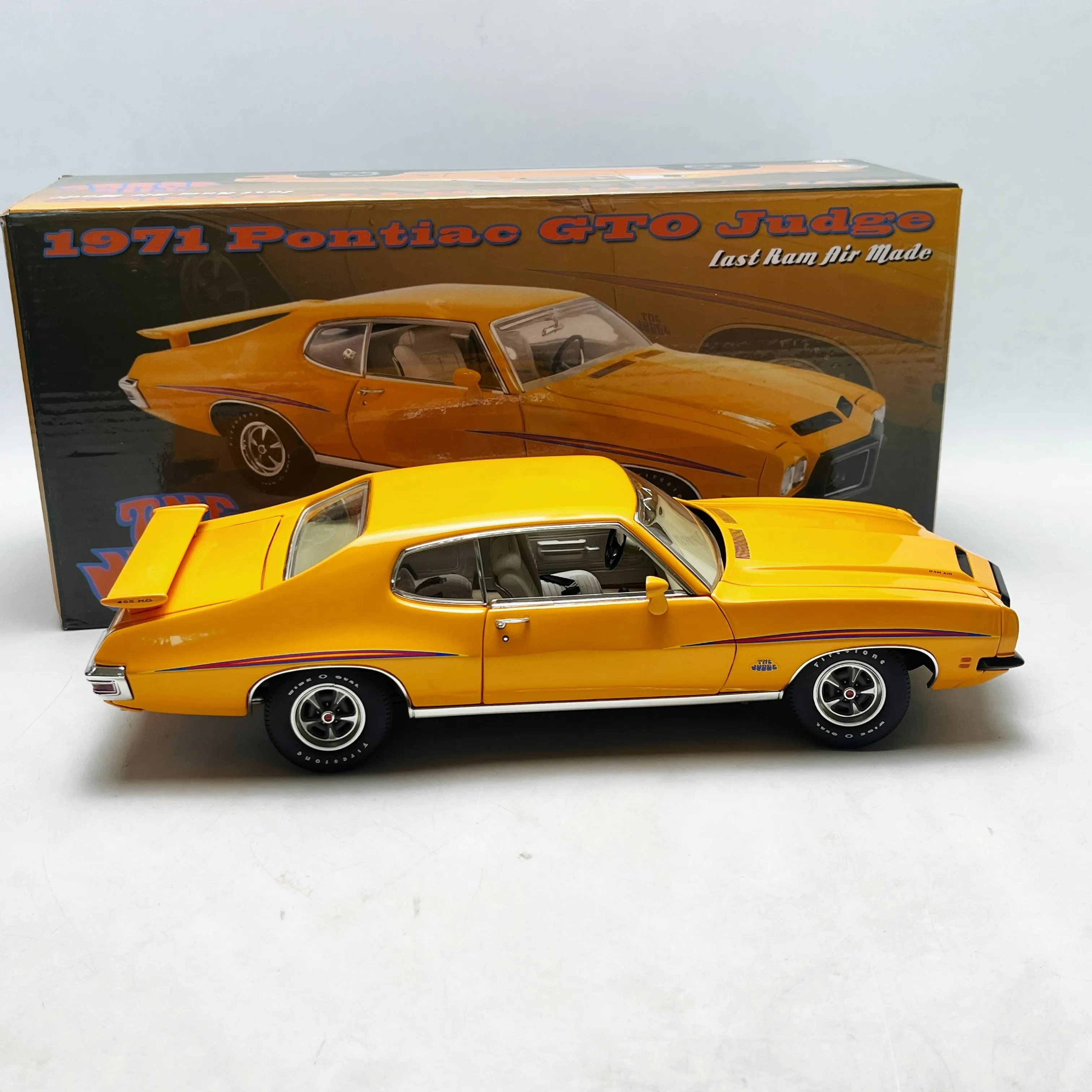 Diecast ACME 1/18 Scale Pontiac GTO Judge Alloy Car Model