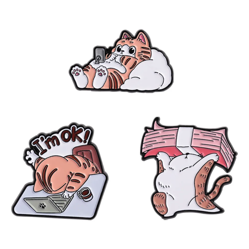 Swinging Up The Cat's Funny Brooch Holding Money Slacking Off Lying Flat with The Kitten Badge Clothing Accessory Collar Needle