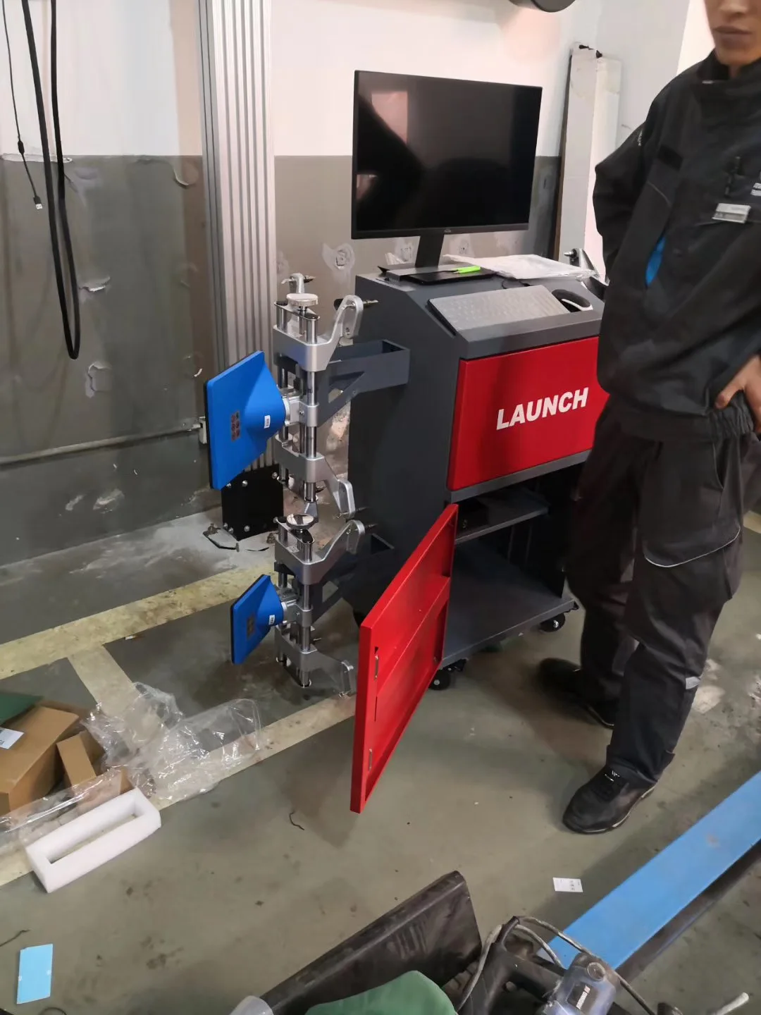 آلة محاذاة عجلة إصلاح السيارات عالية الدقة ثلاثية الأبعاد من LAUN CH