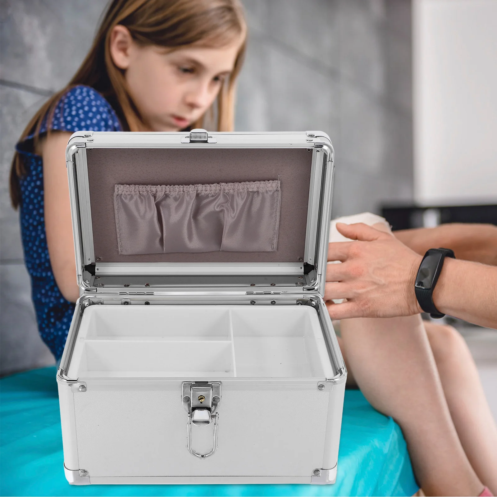 صندوق تخزين الأدوية المحمول المصنوع من سبائك الألومنيوم بطبقة مزدوجة وسعة كبيرة ومقبض منظم الأدوية #2