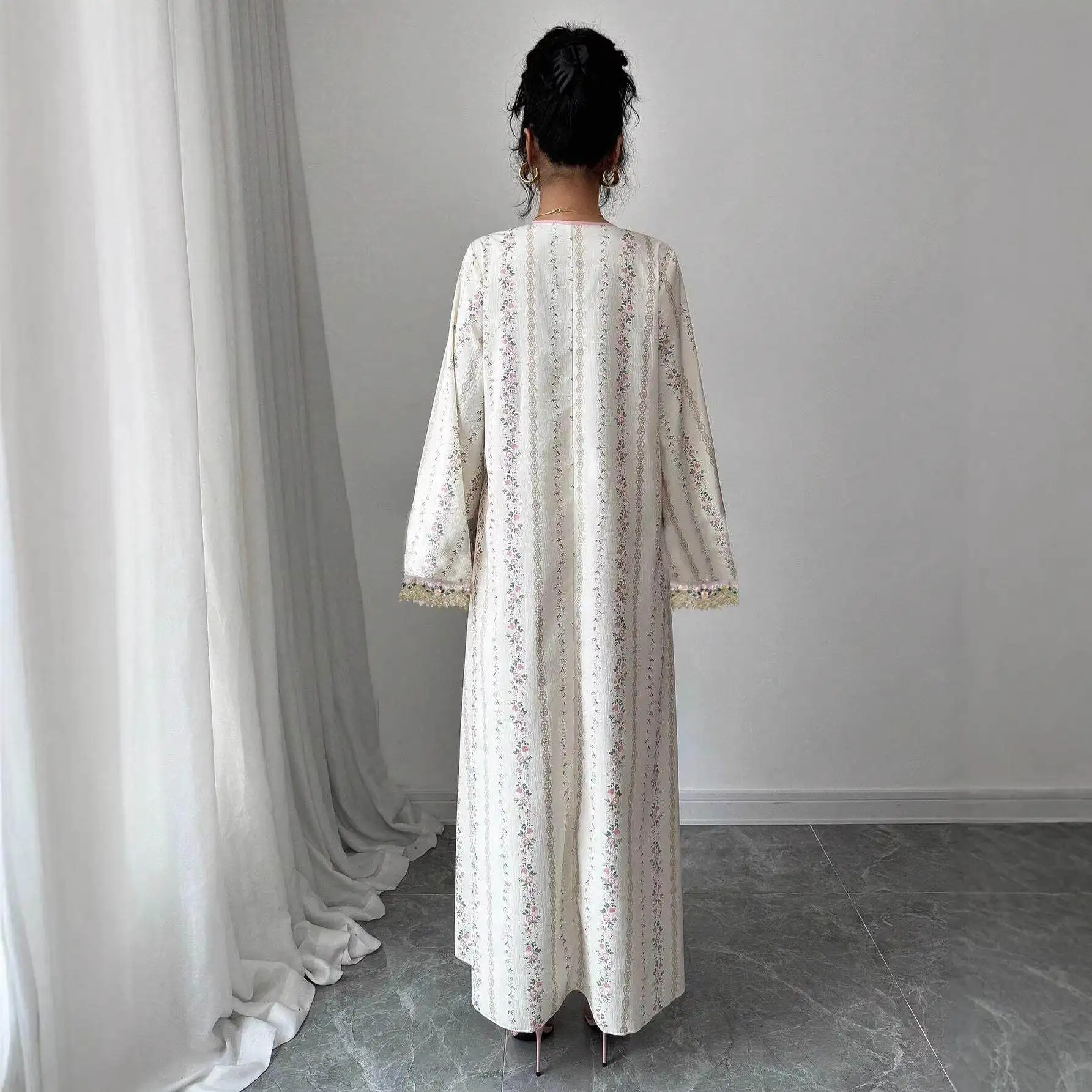 

Ele V-ne Muslim Robe Women's Embroidered Lace Long Sve Dr Cross-Border Middle East Sle Autumn Season Faion