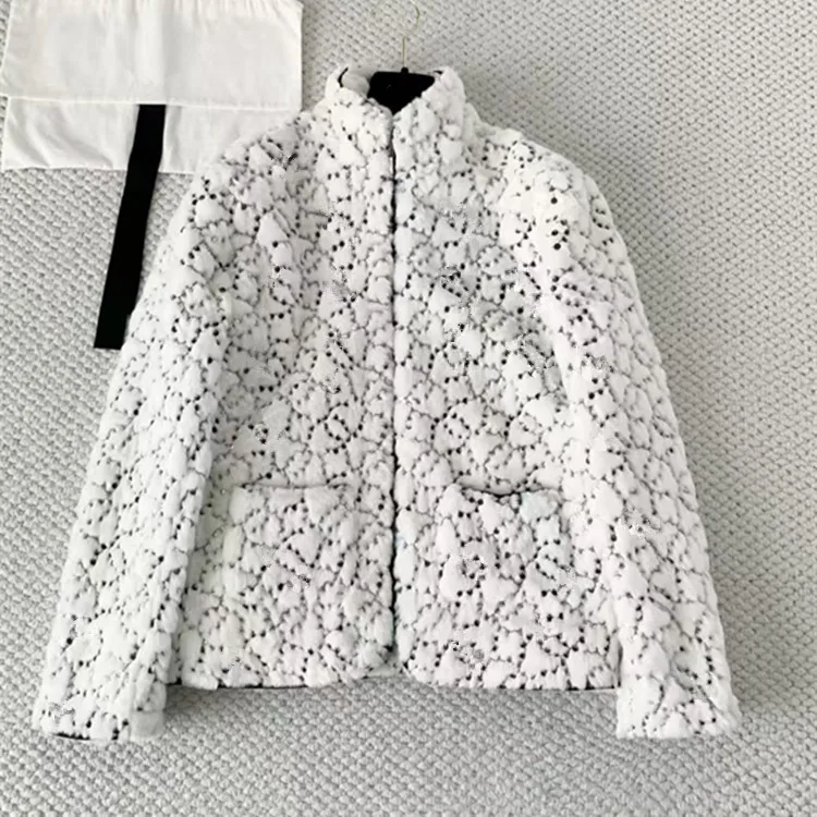 

Customized New Winter 2025 styles of European and American women's clothing Black long-sleeved zipper rhinestone fur coat