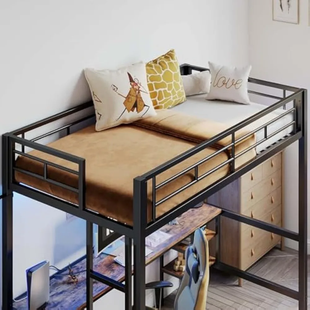 سرير علوي معدني مزدوج الحجم مع مكتب، 4 أرفف تخزين، مخرج طاقة، أضواء LED، وسكة أمان