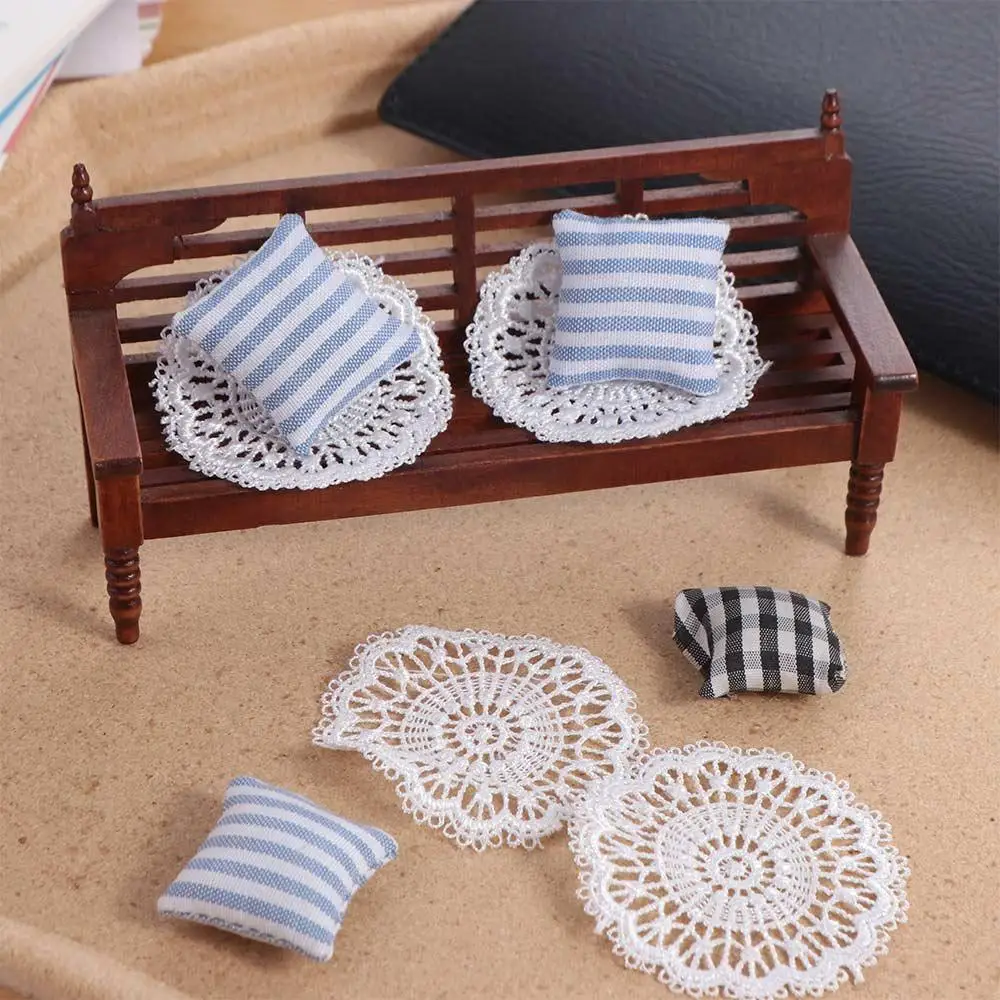 

2pcs Knitting Miniatures Table Placemat Furniture Lace Knitting Table Placemat White Circular Dollhouse Table Placemat