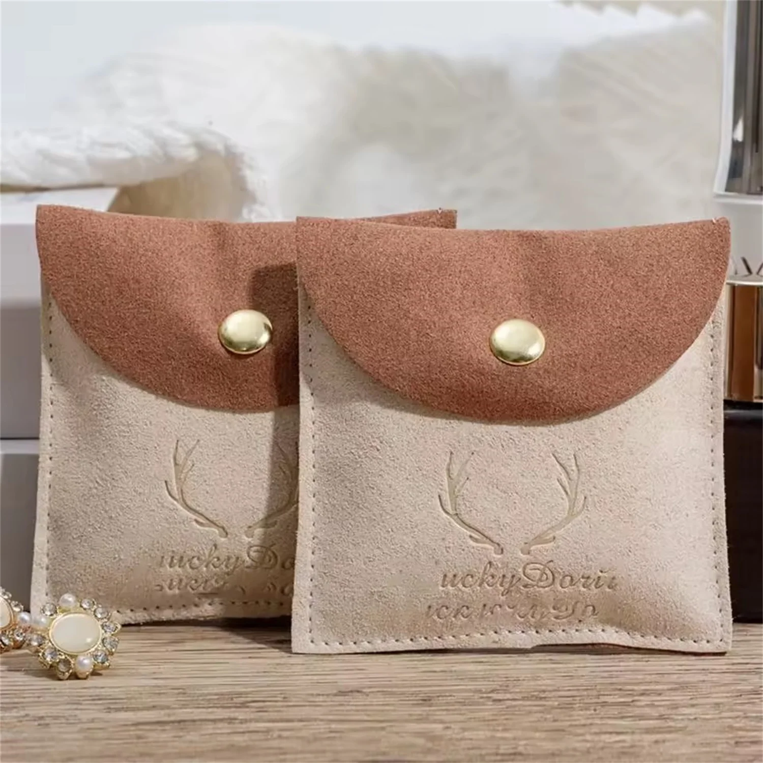 Custom Logo 6x6cm Luxury Microfiber Jewelry Pouch Packaging for Necklace Earrings Envelope Snap Button Bag Wedding Gift Storage