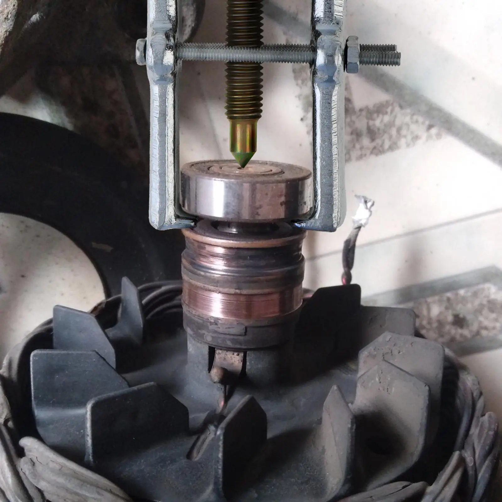 

3 Inch Adjustable Two Jaw Bearing Gear Puller Remover Tool Carbon Steel Pump Removing Kit for Bearing Gears Pulley Flywheel