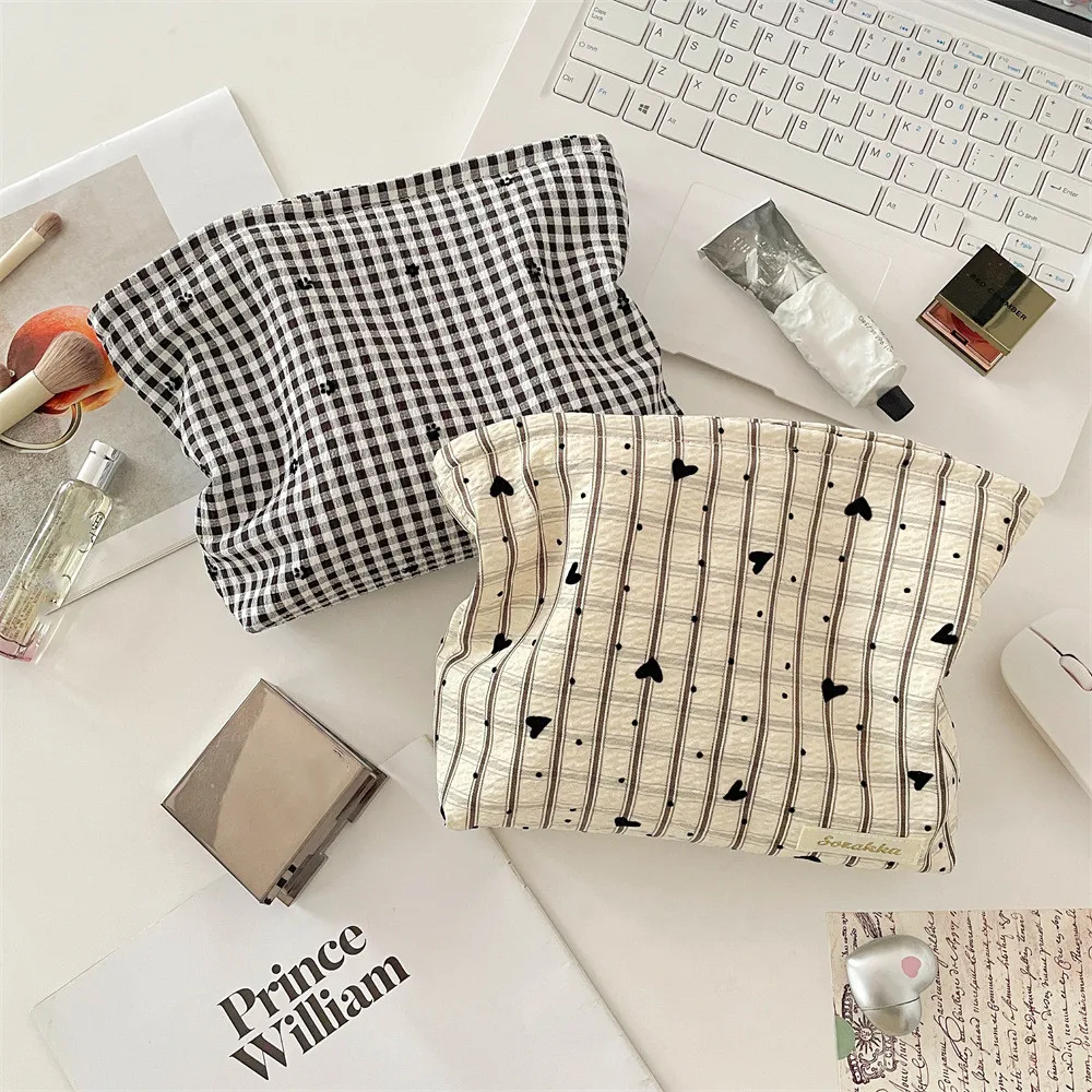 

2025 Simple Plaid Travel Cosmetic Lipstick Brush Portable Storage Bag Women Makeup Handbags Wallet Pouch Make Up Bags Organizer