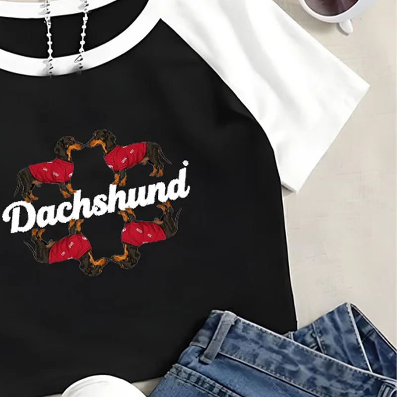 عارضة - نمط الألماني طباعة قصيرة - تي شيرت المحاصيل بأكمام قصيرة! متعددة الاستخدامات ومجهزة وشكل - جذابة!