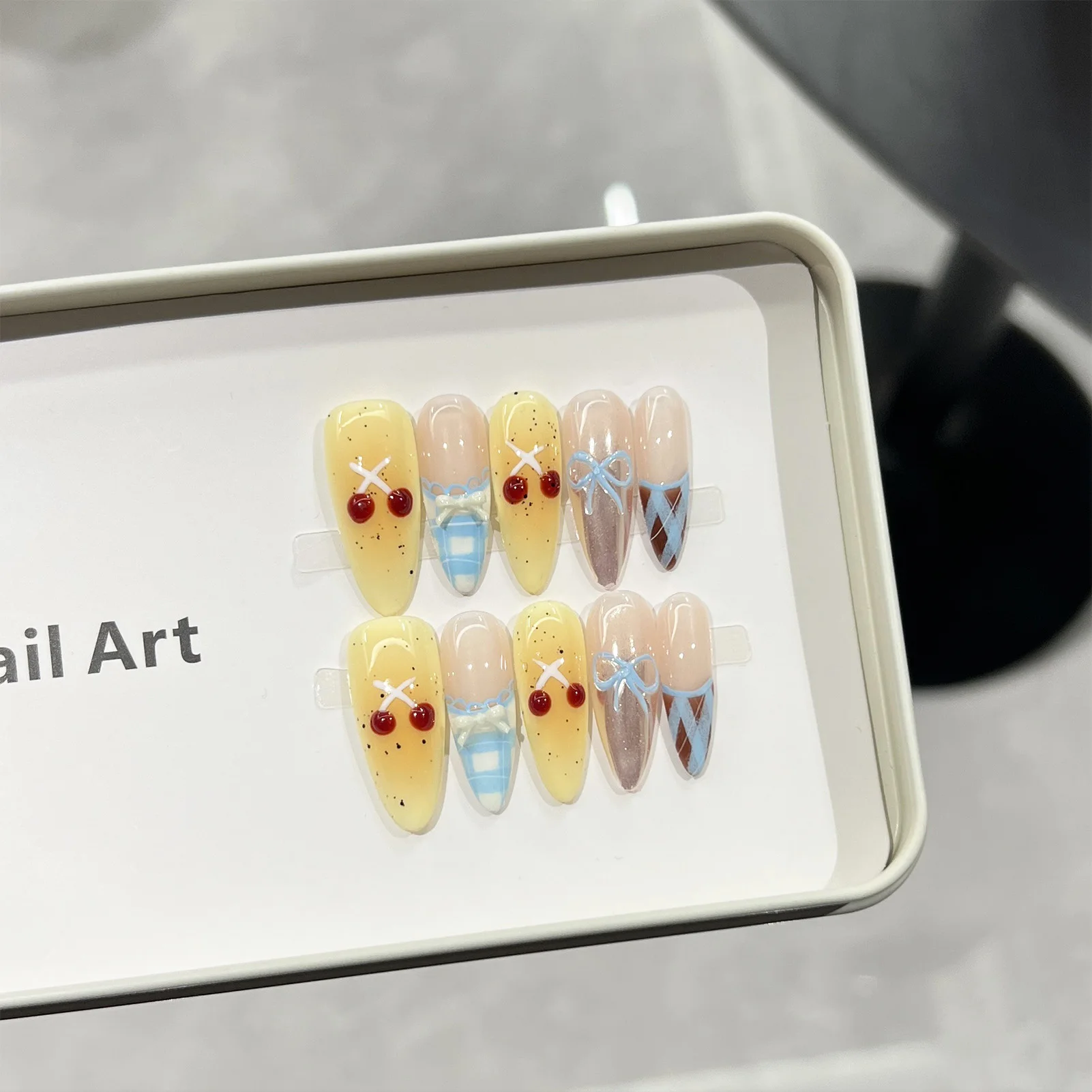 10 Stuks Handgeschilderde Sweetheart Amandel Nep Nagels Franse Tips Met Strik Hars Druk Op Nagels Voor Diy Manicure Party bruiloft