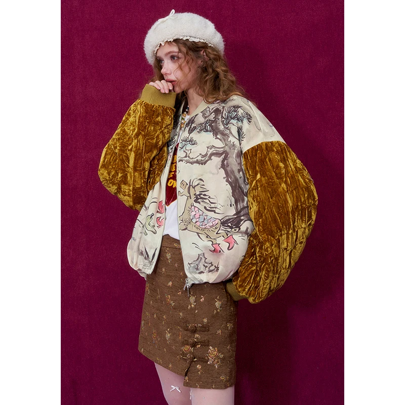 ELFSACK 2026 Oriental Royal Winterjacke für Damen, lockerer Mantel mit Pferdemuster und Samtärmeln, Winteroberbekleidung mit Kiefernmuster