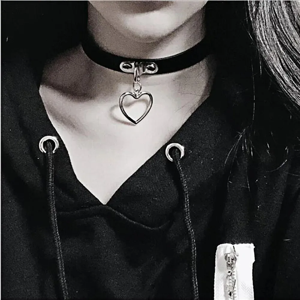 Gothic Leather Harajuku Trendy Sexy Vintage Heart Charm Women Punk Choker Necklace Gothic Collar Pendant Jewelry Gift