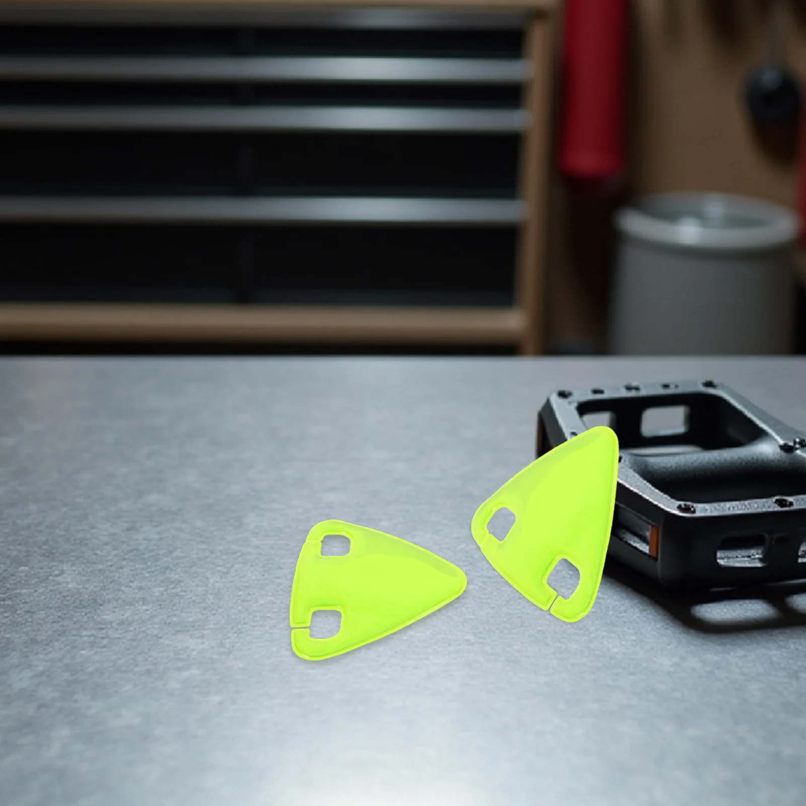 

30Pcs Bike Reflective Stickers Green Waterproof High Visibility Night Safety Warning Triangle Decals for Frame Rim