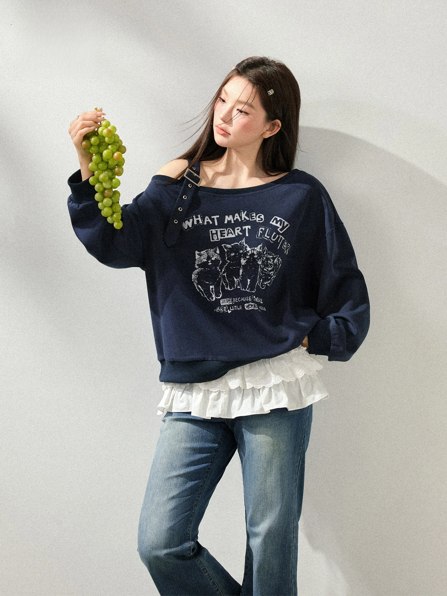 

Весенний комплект для похудения: свитшот с открытыми плечами в американском студенческом стиле и джинсы-клеш для женщин больших размеров от Zhang Adult