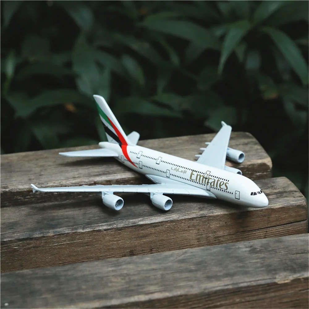 Scale 1:400 Metal Airplane Replica Emirates A380 Airlines Boeing Airbus Model Diecast Aircraft Miniature Toy for Boys