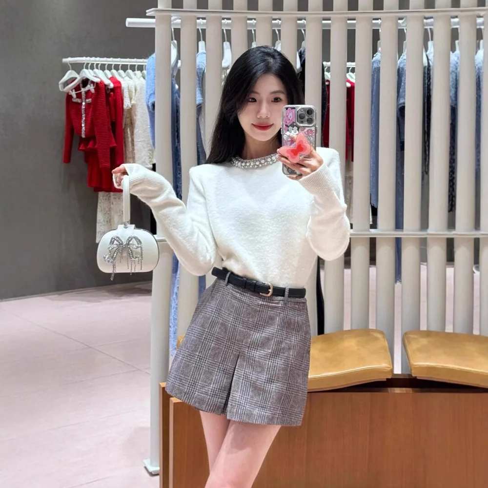 

Baga Winter New Sle ort Knitted Sweater round Ne Gentle Ele Bead Embellied Soft Polyester Fiber Long Sve Top