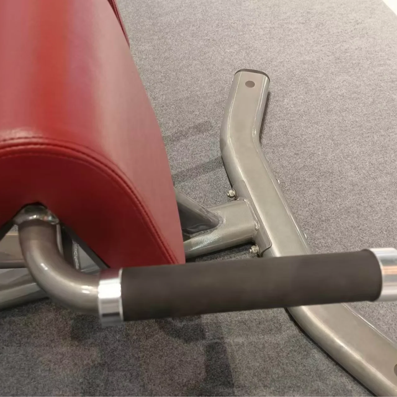 معدات اللياقة البدنية في صالة الألعاب الرياضية التجارية الأكثر مبيعًا معدات اللياقة البدنية متعددة الوظائف مقعد روماني