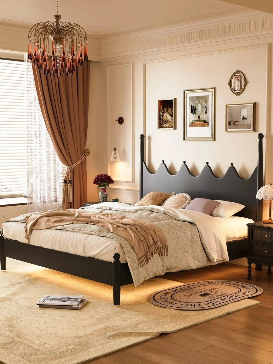 

Двуспальная кровать из цельного дерева в американском стиле ретро, главная спальня, каркас кровати 1,5 м, деревянная кровать с французским волнистым дизайном 1,8 м