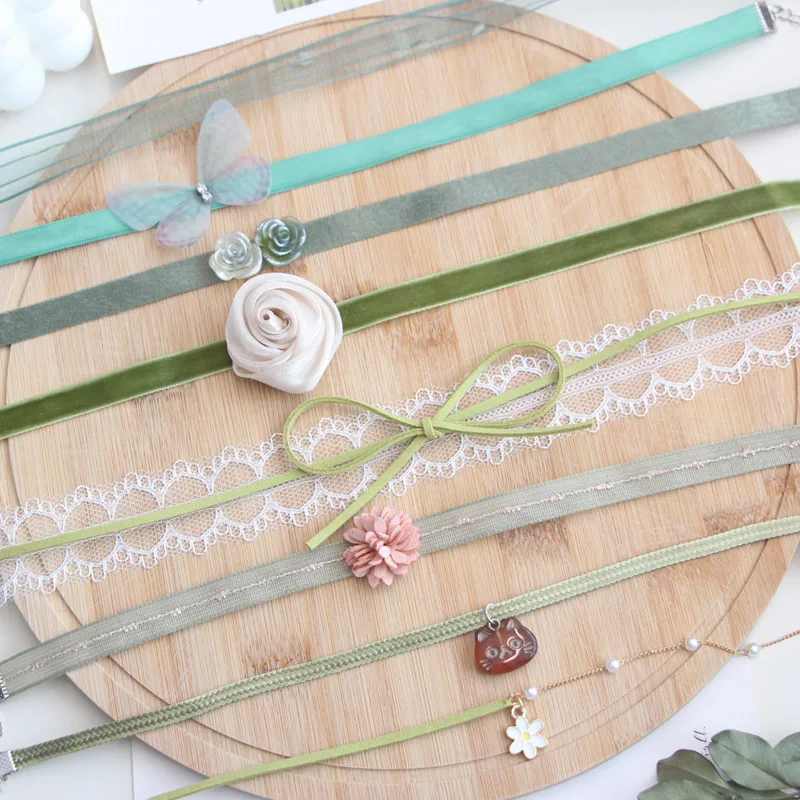 Women's Lace Choker Necklace with Embroidered Rose Flower Butterfly Daisy Pearls Clavicle Jewelry Accessory for Ladies And Girls