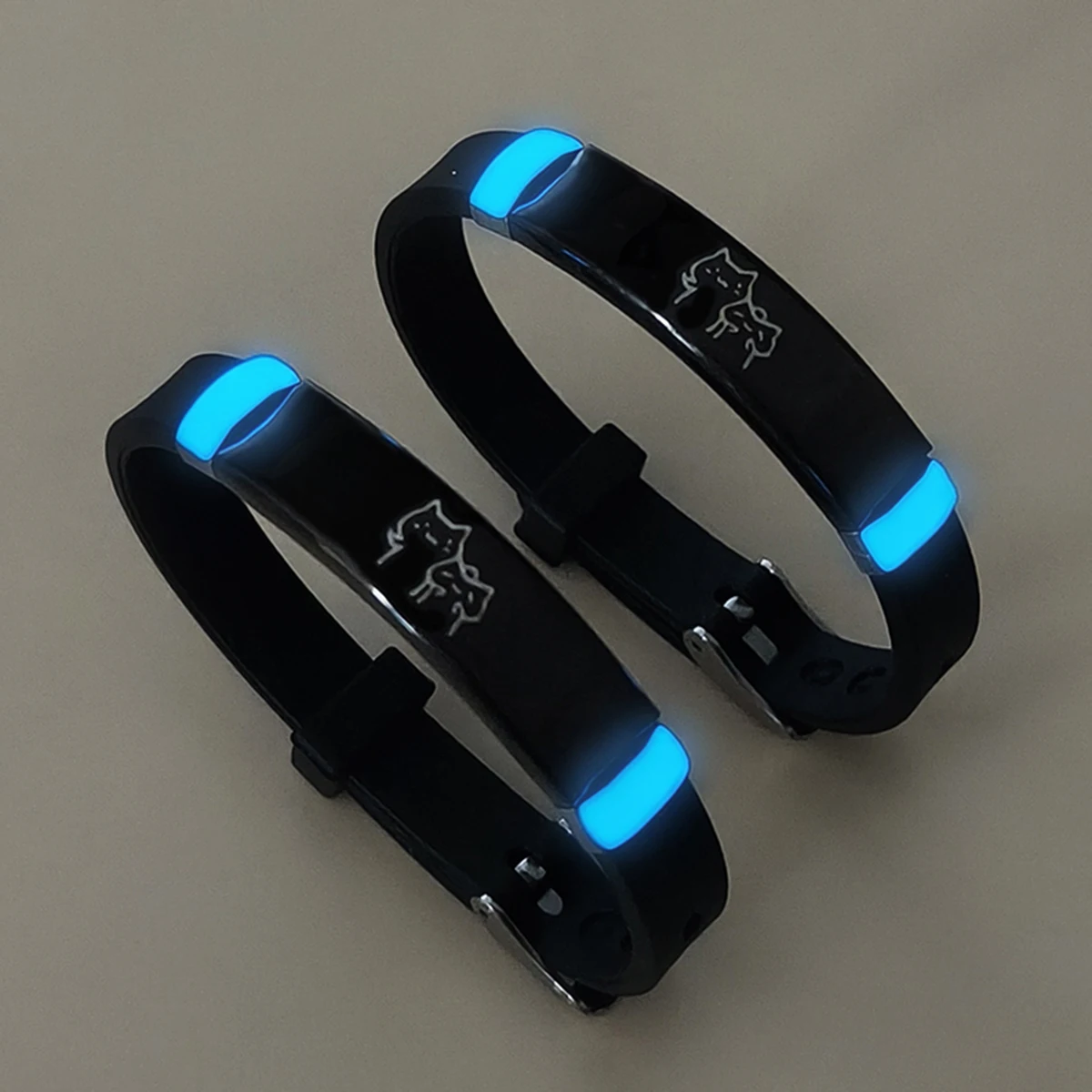 قطعتان/مجموعة من أساور المعصم المزدوجة المضيئة اللطيفة والمتوهجة كهدية للمهرجان #1