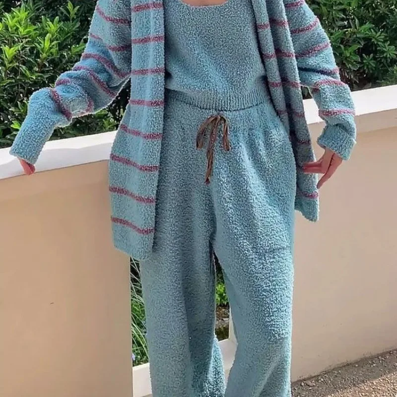 نصف حافة بيجامة مخملية المرأة الخريف والشتاء مثير ثلاث قطع مجموعة 2026 جديد رغبة نقية الجلد ودية المخملية المتسكعون مجموعة