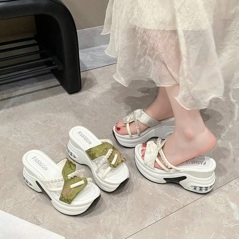 New Summer Women's Fish Mouth Open Toe Pearl Embellishment Wedge High Heel Slippers Women Casual Elegant Fashionable Sandals