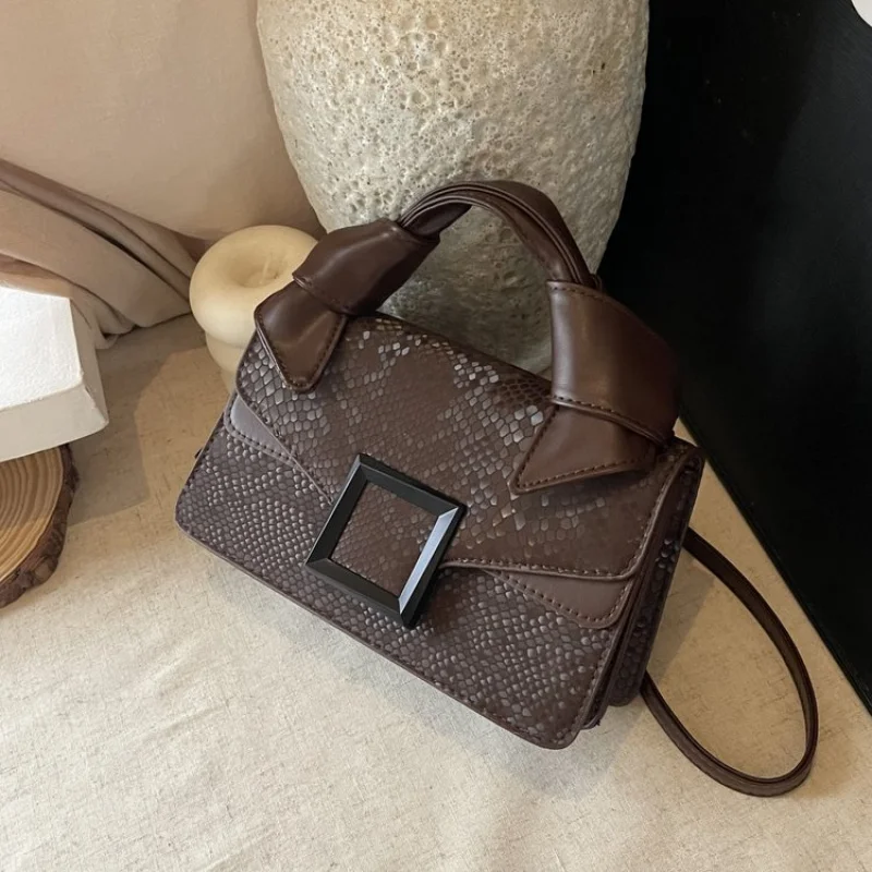 

High-End Women's Flower-Patterned Leather Tote Bag With Casual Vintage And Paris Chic Commuter Look​