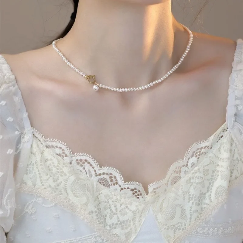 

French Special-shaped Small Particle Freshwater Pearl Necklace Women's Retro Personality Fashion Buckle Design Sense Clavicle Ne