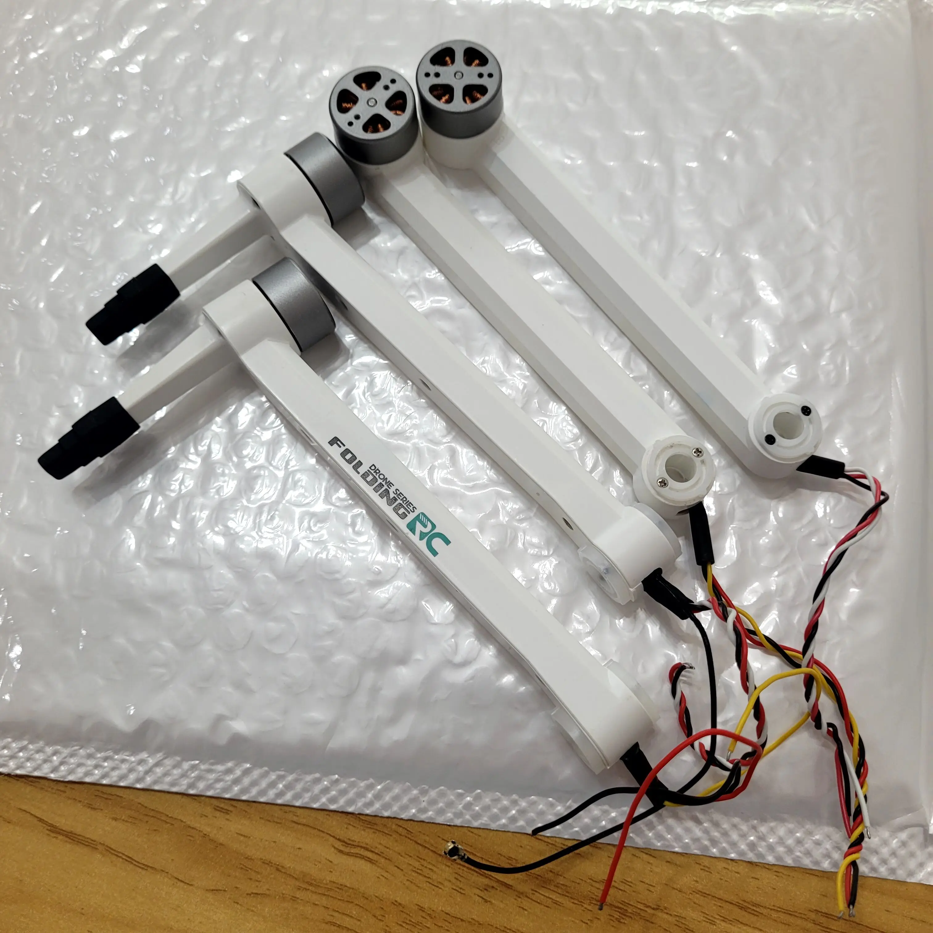 

S819 GPS Бесщеточный дрон Оригинальный рычаг двигателя Запасная часть Передний/задний рычаг A/B с деталью двигателя S819 Аксессуар для рычага дрона