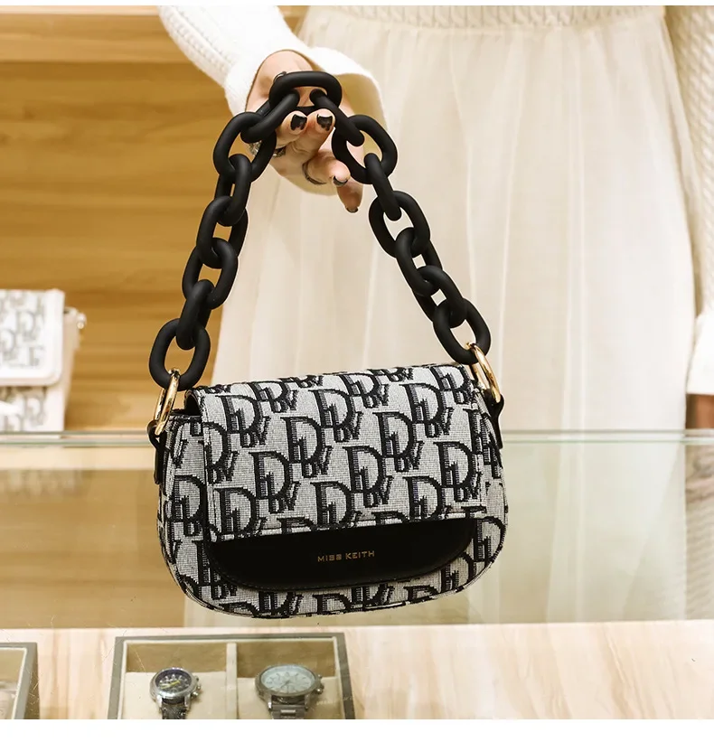 Luxury Designer High-end Niche Bead Chain Underarm Small Square Bag Fashionable and Trendy One Shoulder Portable Casual Bag