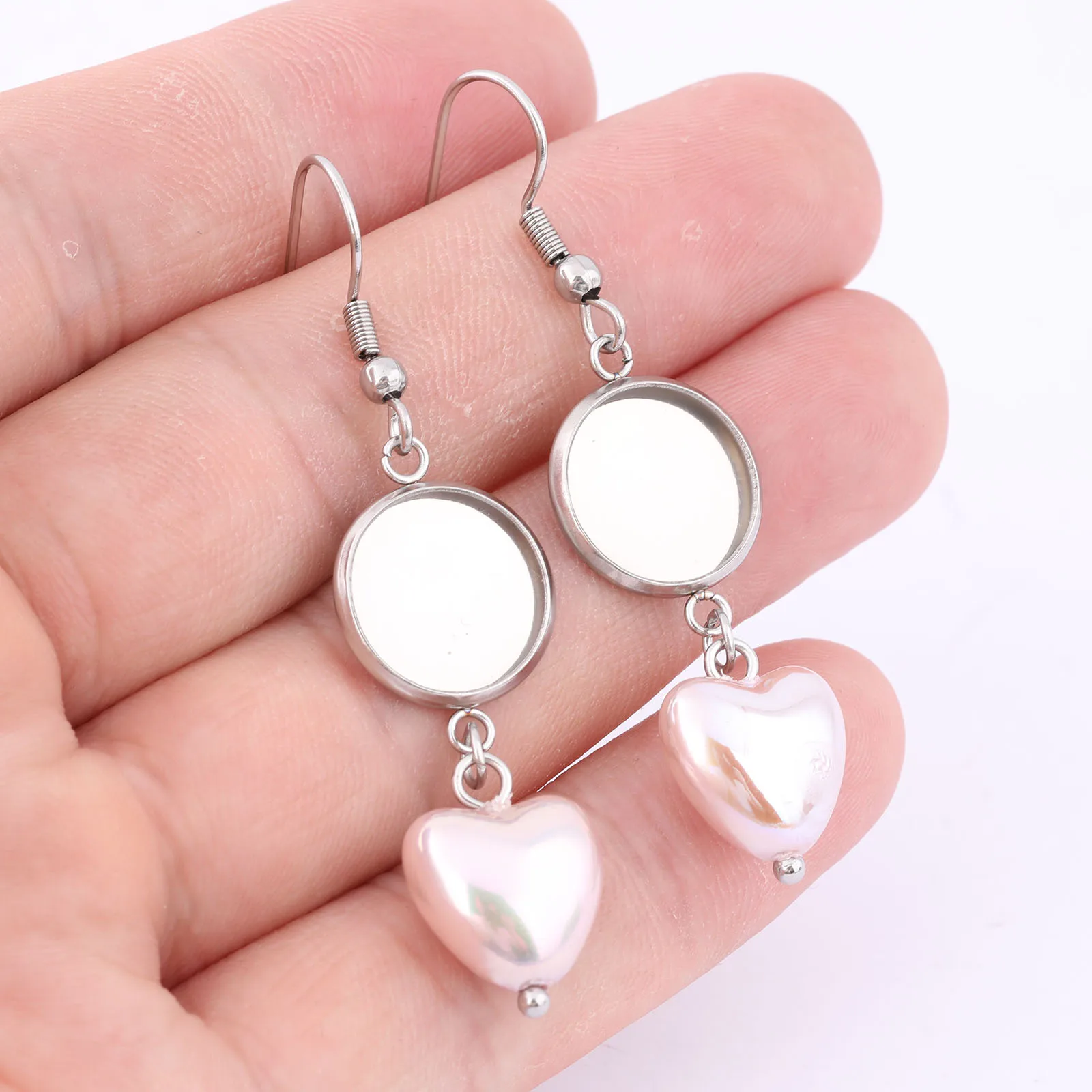 6szt Stal nierdzewna Serce Perła Kolczyk Podstawa Blanks Dangle Fit 10mm 12mm Cabochon Bezel Setting Trays Diy Ear Hooks Findings