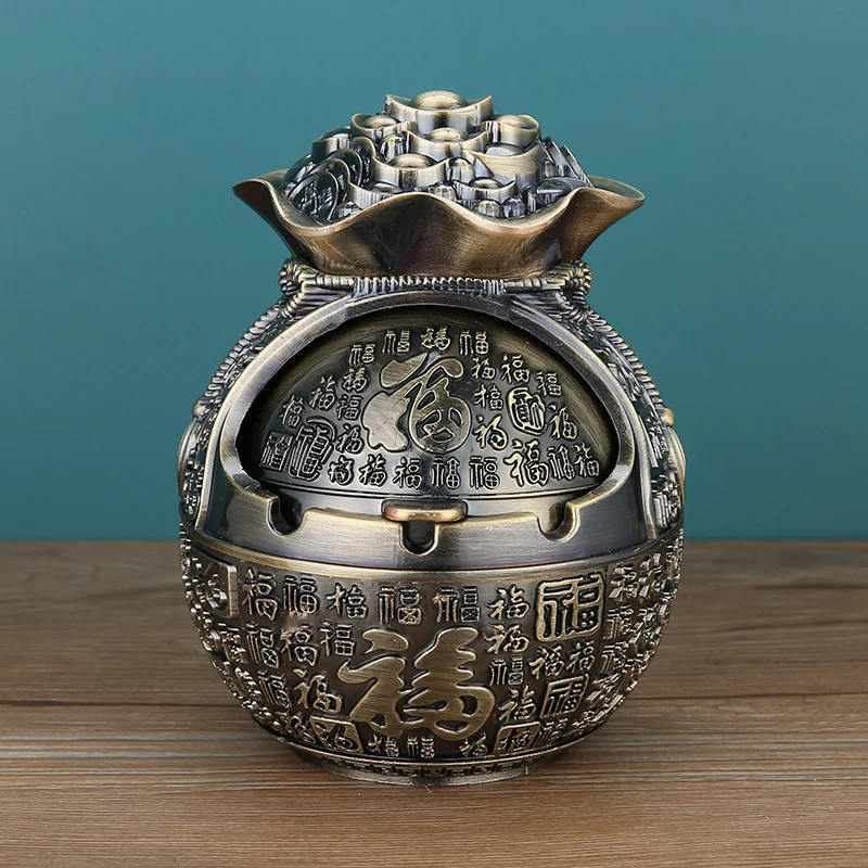 Metal Ashtray with Lid for Home Living Room Bedroom Study Computer Desk Coffee Table Anti-Fall And Anti-Fly Ash Decoration