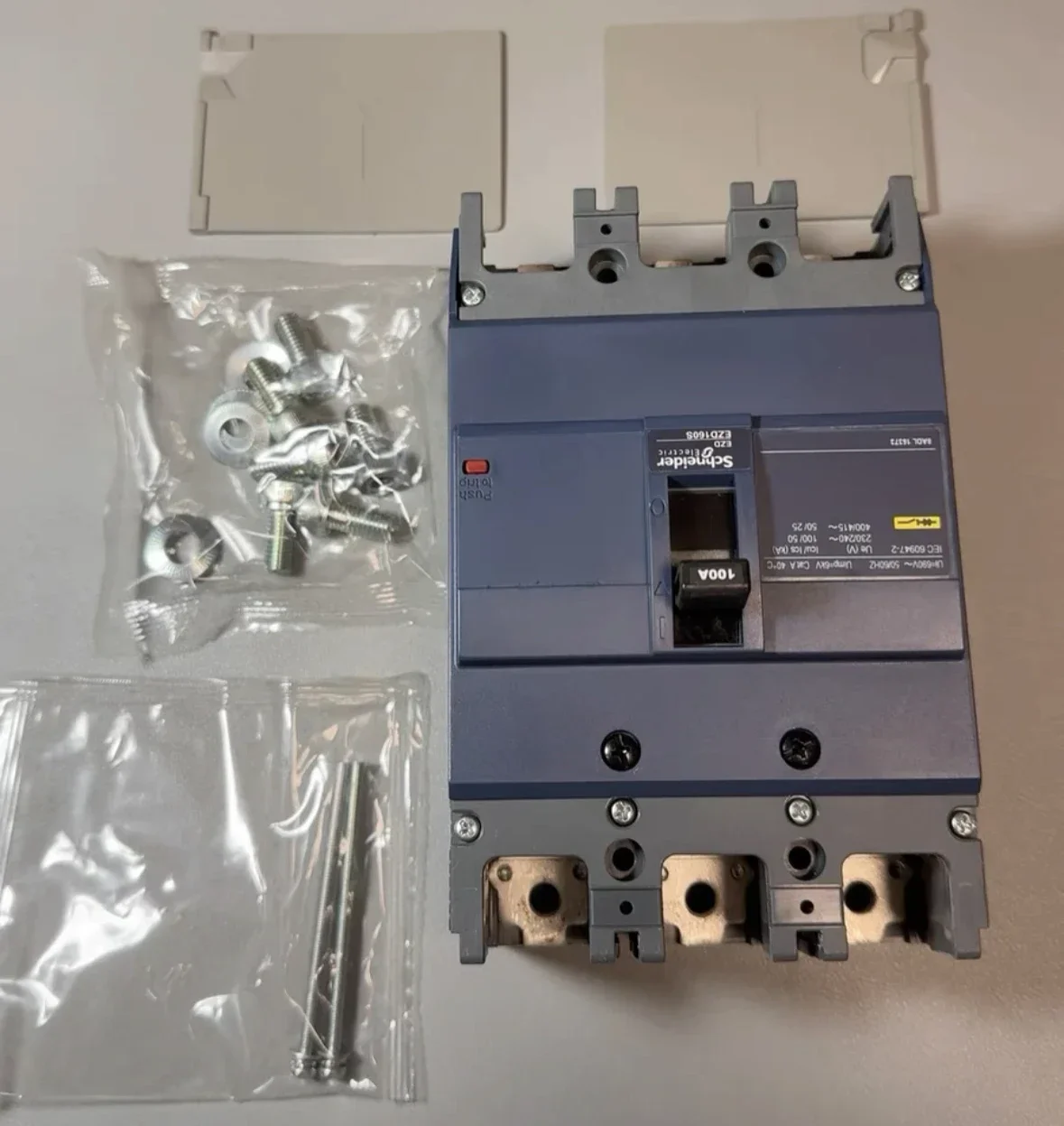 New EZD160S3100N plastic case circuit breaker