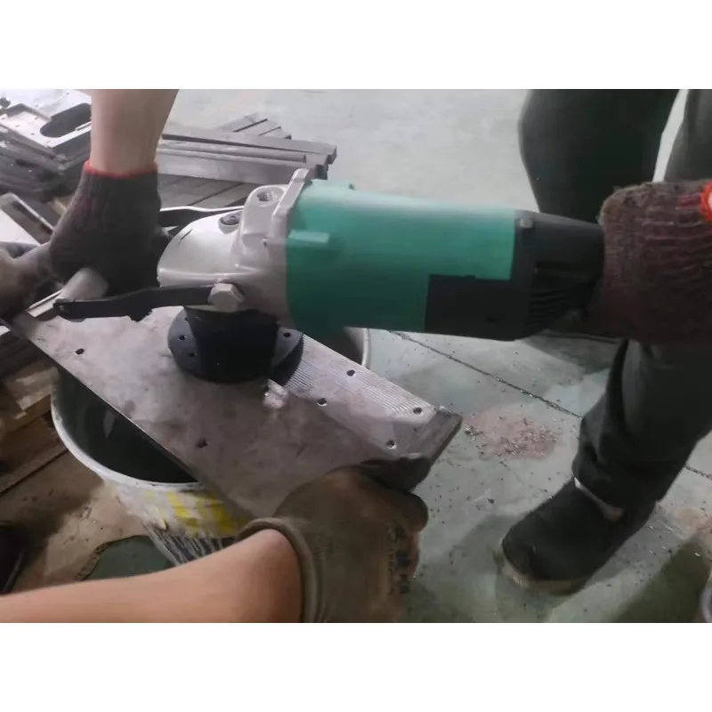 BC-15 Manual Operation Portable Plate Beveling Machine For Construction Use 2.6kW High Power 30°-45° R Degree Smooth Slope