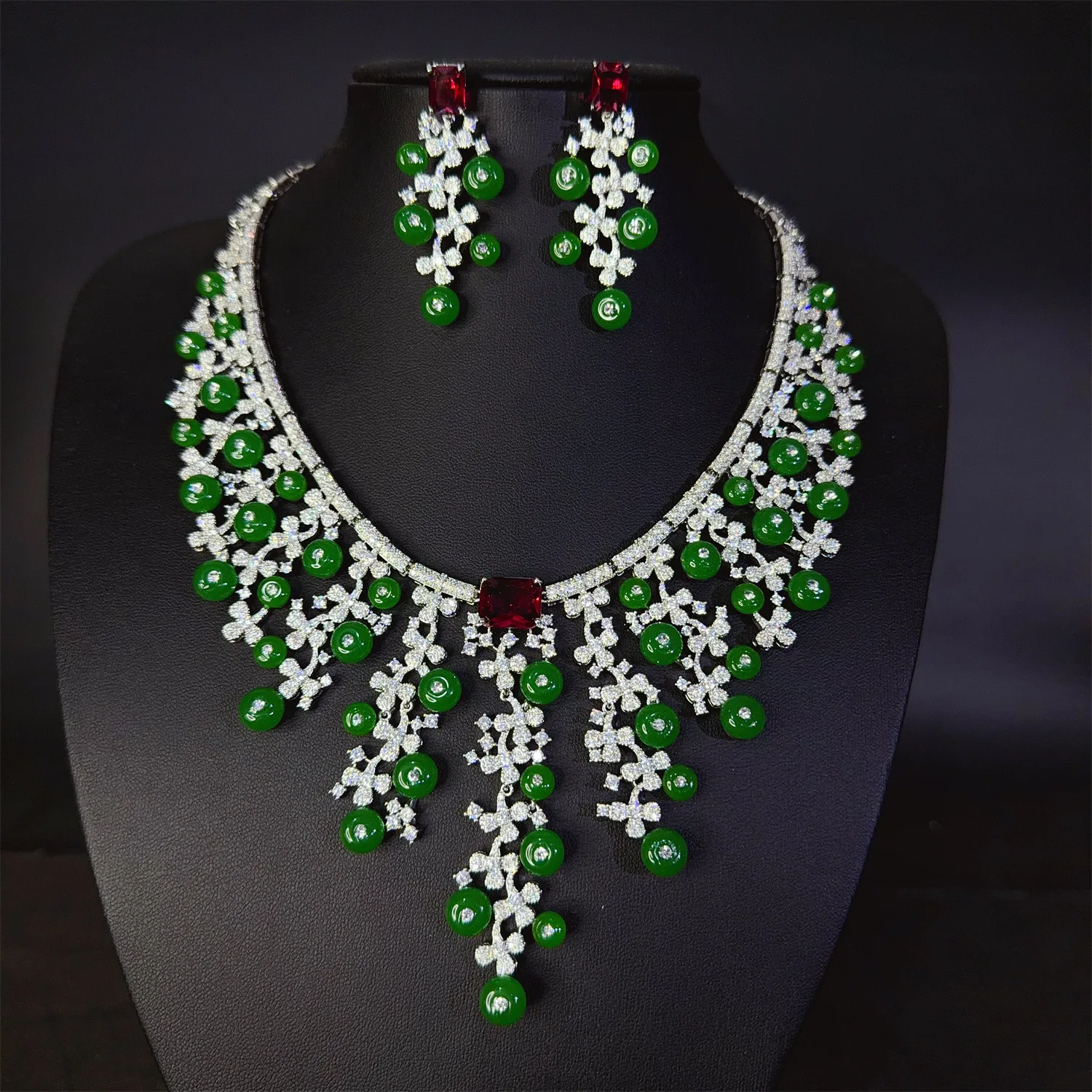 New Retro Dazzling sliver color stereo Green Set Necklace Earrings Women's Decorative Jewelry Wedding Holiday Gift M-908