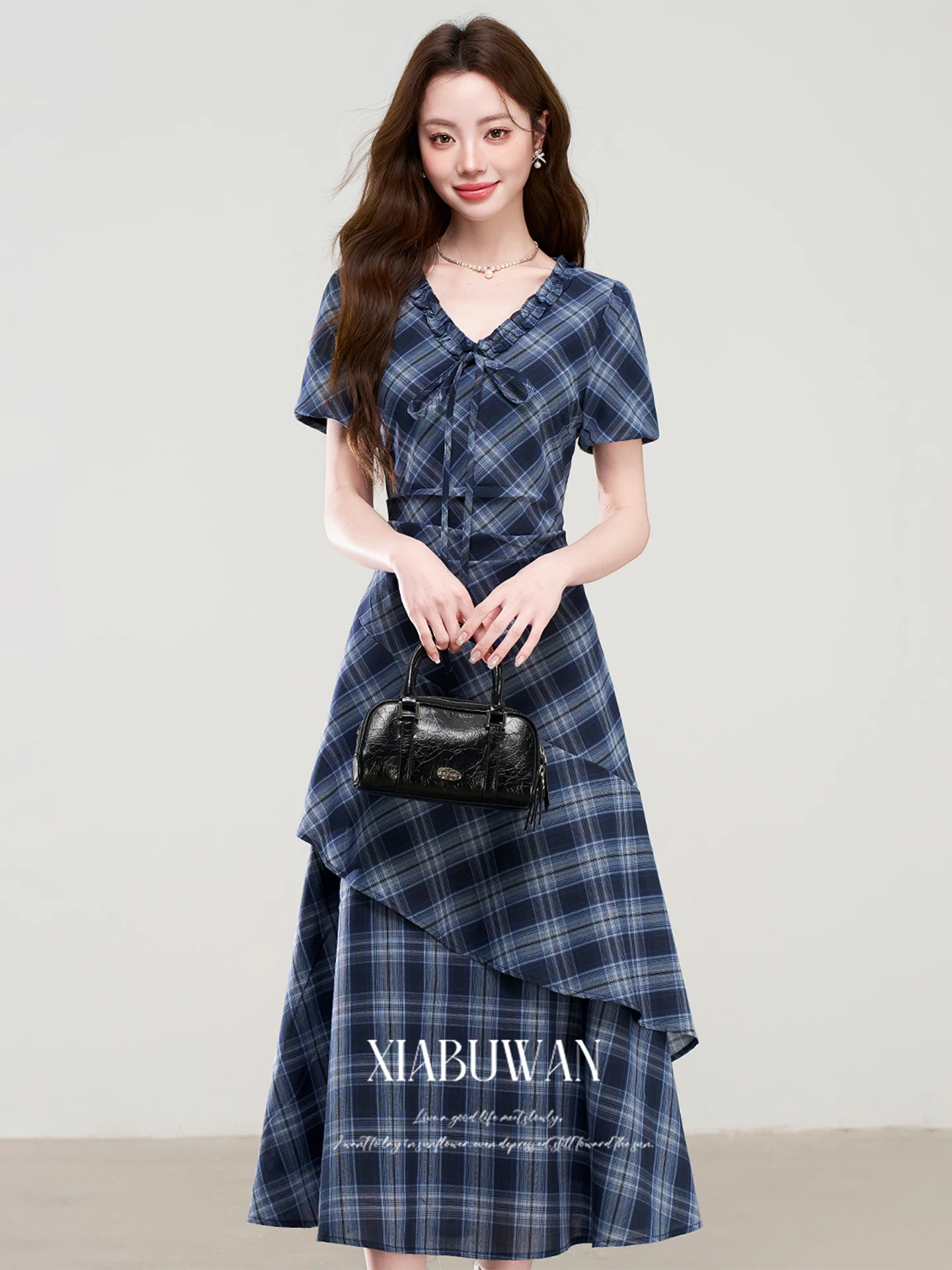 

Summer V-neck Plaid Dress Women's New Waist-cinching Slim A-line Long Dress High-end Sensation French Style Midi Dress
